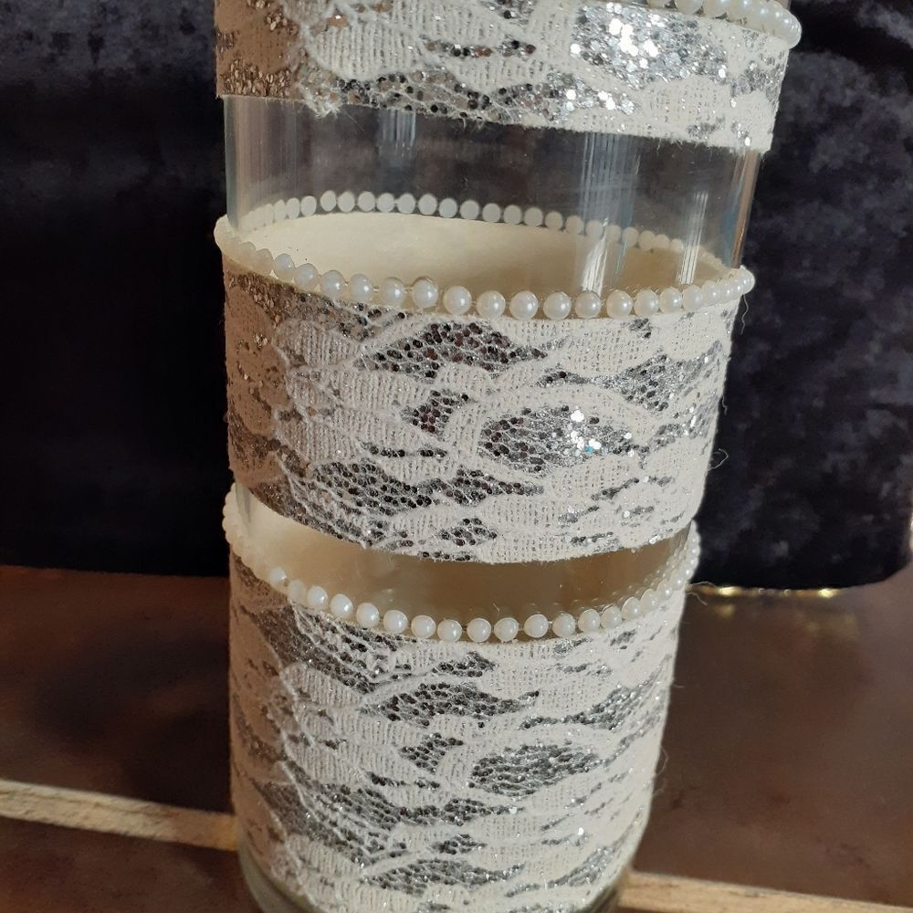 7.5" bling and lace vase